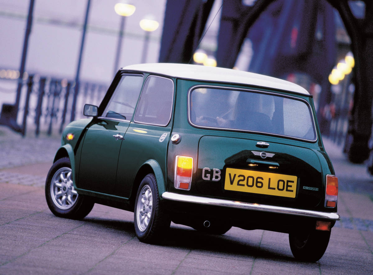 klasicke_Mini-British_Racing_Green-3