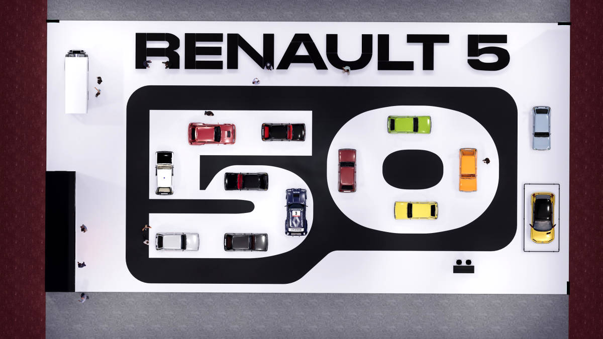 2-Renault-celebre-le-50e-anniversaire-de-Renault-5-au-Salon-Retromobile