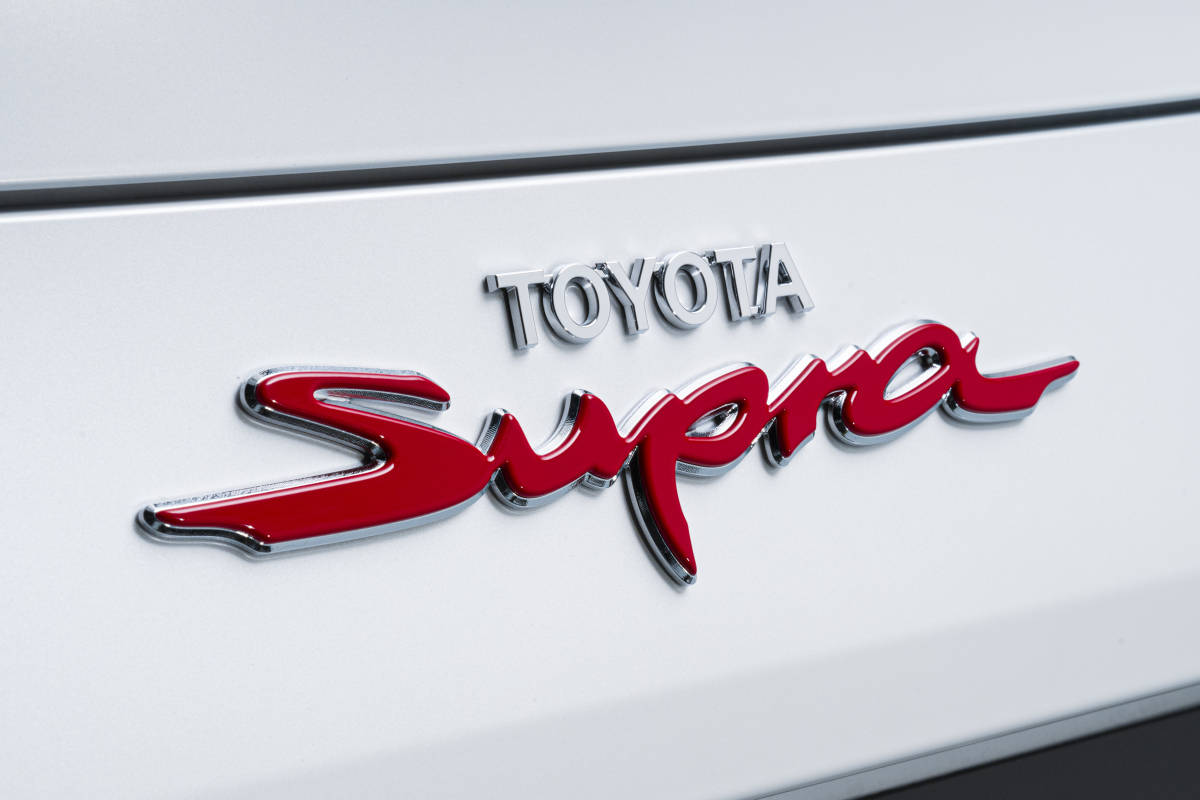 2023-Toyota-GR-Supra-manual-10