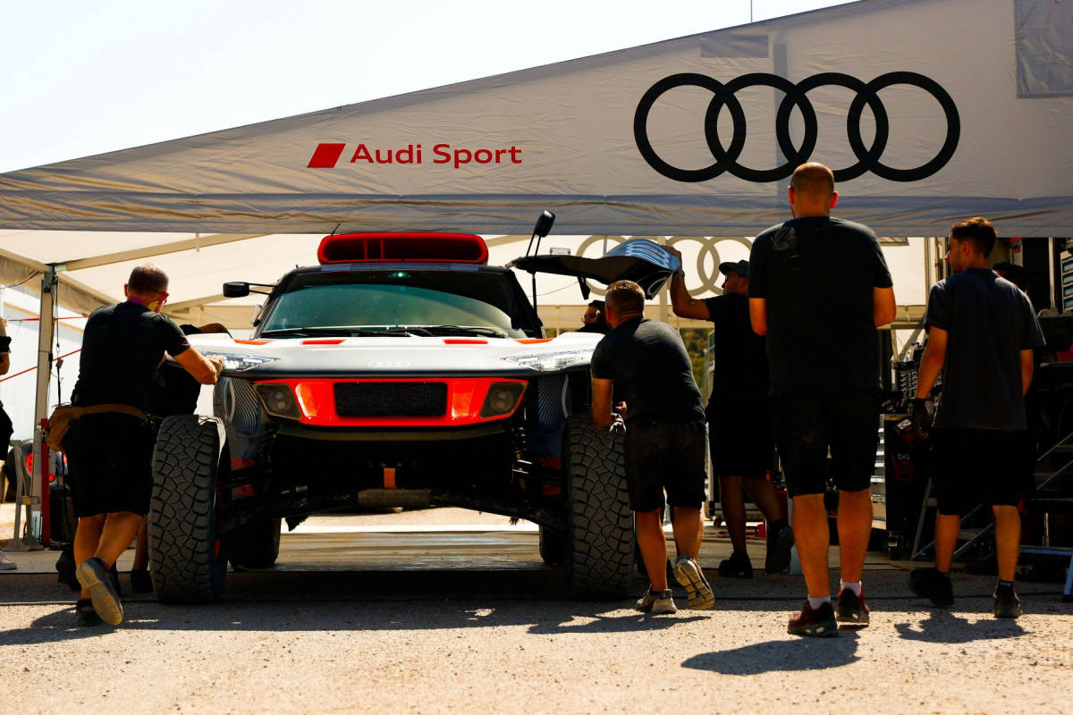 Rallye_Dakar_2023-Audi_RS_Q_e_tron_E2-2
