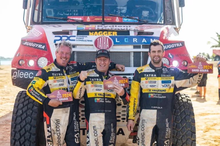 Rallye Dakar 2024: Tatra Buggyra EVO3 dorazila do cíle Dakaru, Valtr bral v Tatře Phoenix v závěrečné etapě druhé místo