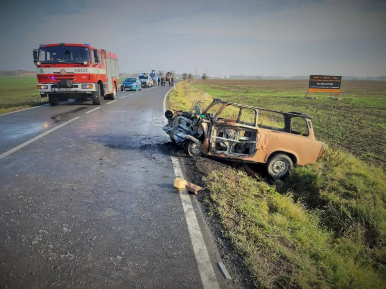 Řidiči mohou jezdit bez dokladů. Ale co když se stane nehoda, jak vyplnit záznam o nehodě?