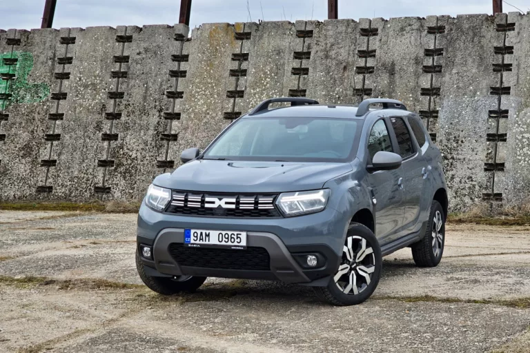 Končící Dacia Duster se dá pořídit mnohem výhodněji. Automobilka v ČR vyprodává sklady