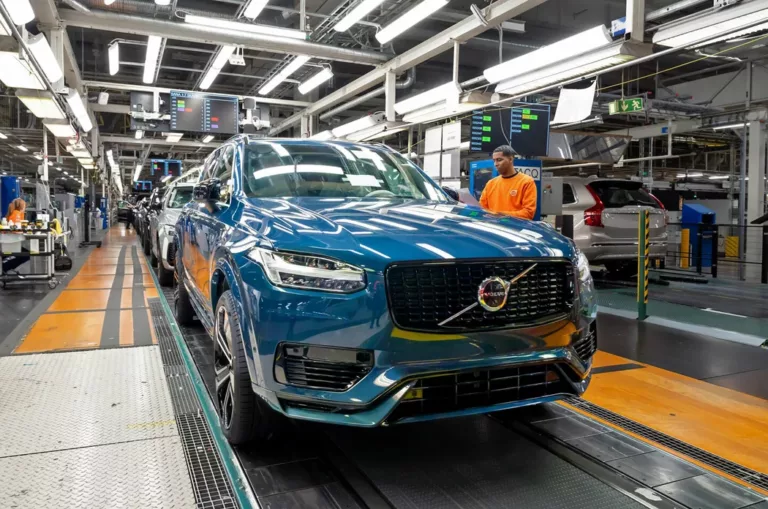 Volvo s naftovým motorem už si neobjednáte. Automobilka už vyrobila poslední kus, půjde do muzea