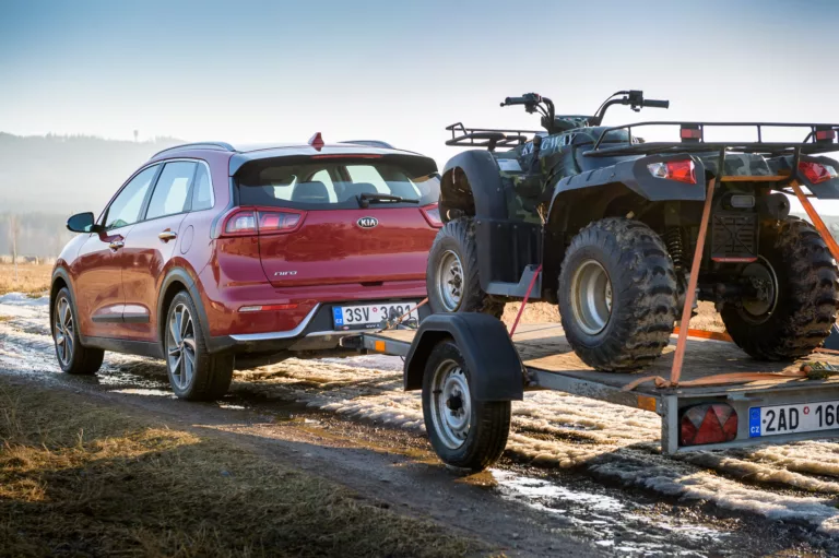 Převážíte na autopřepravníku auto nebo na vozíku cihly? Pokud vám náklad spadne, žádná pojišťovna nepomůže