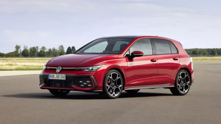 Volkswagen zahajuje předprodej nového a výkonnějšího modelu Golf GTI