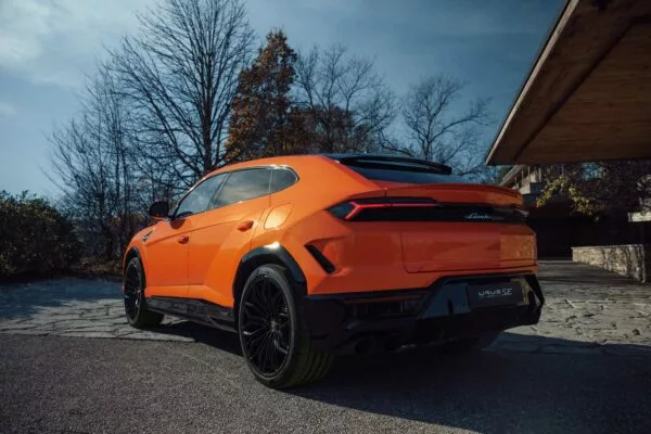 Nové Lamborghini Urus SE bude jezdit na pneumatikách Pirelli P Zero Elect