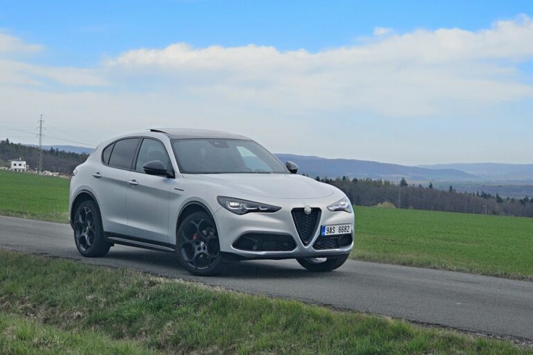 Test Alfa Romeo Stelvio Competizione (2024)