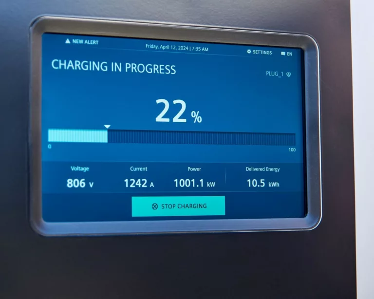 Společnost Siemens úspěšně realizovala dobíjení elektromobilu výkonem 1 MW