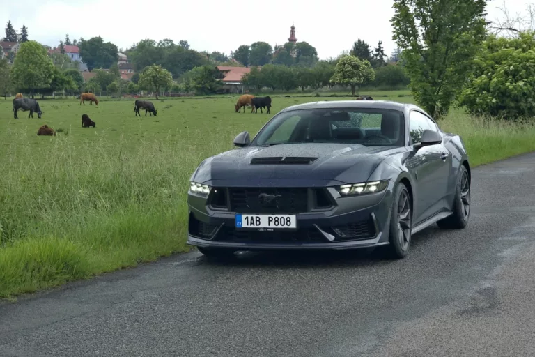Nový Mustang je na trhu jen chvilku a Ford už jej svolává do servisů. Hrozí mu riziko požáru