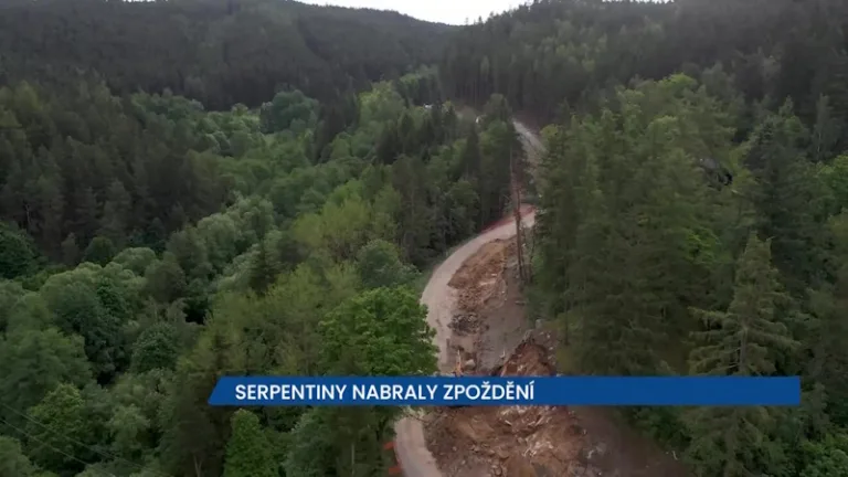 Pokračuje narovnání serpentin na I/20, hotovo by mělo být v září