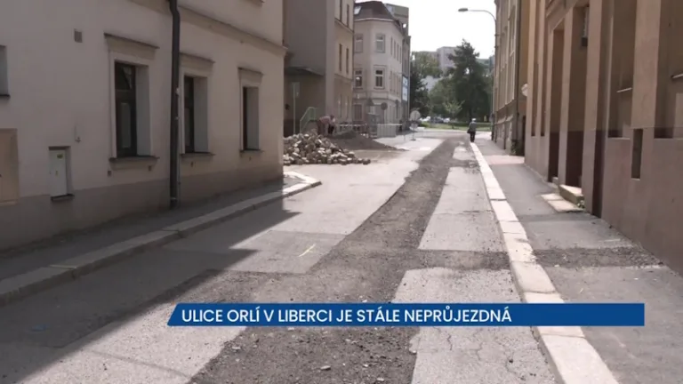 Orlí ulice v Liberci je rozkopaná, pro dopravu se otevře v září