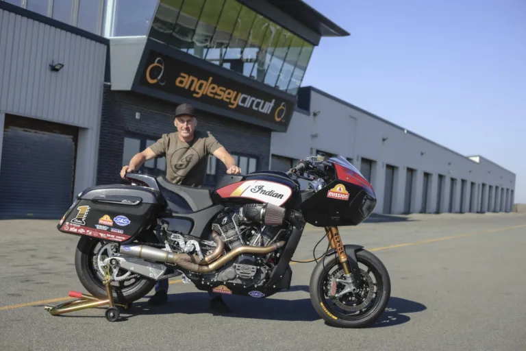 Indian Motorcycle ohromí Festival rychlosti v Goodwoodu modely Challenger RR a FTR750