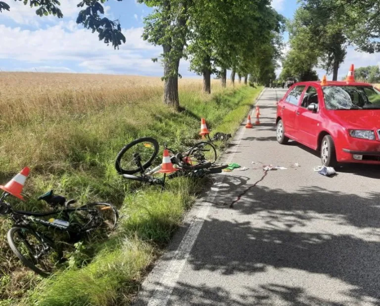 Řidiči stále neumí správně předjíždět cyklisty. Často jejich chyby vedou k vážným nehodám