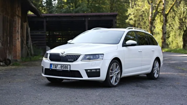 test-ojetiny-2014-skoda-octavia-combi-rs-20-tdi-135-kw