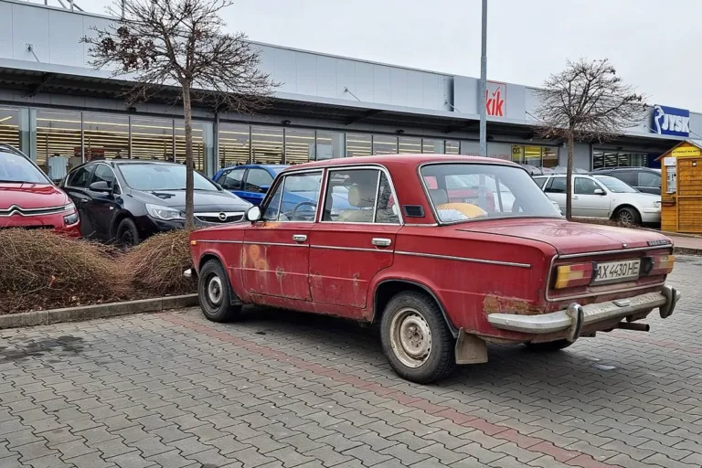 Auta z Ukrajiny už se 10 měsíců musí v Česku registrovat. Kdo to neudělal, může očekávat pokutu