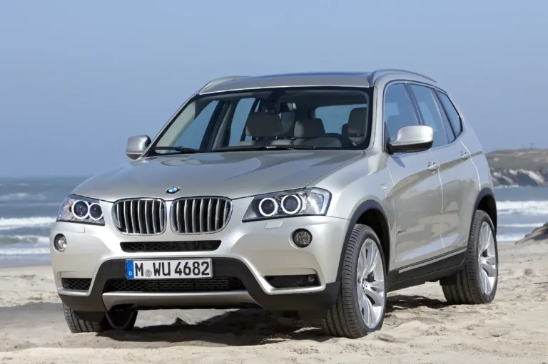 Skoro 200 tisíc starších BMW X3 musí do servisů. Mají nepovolenou úpravu systému regulace emisí